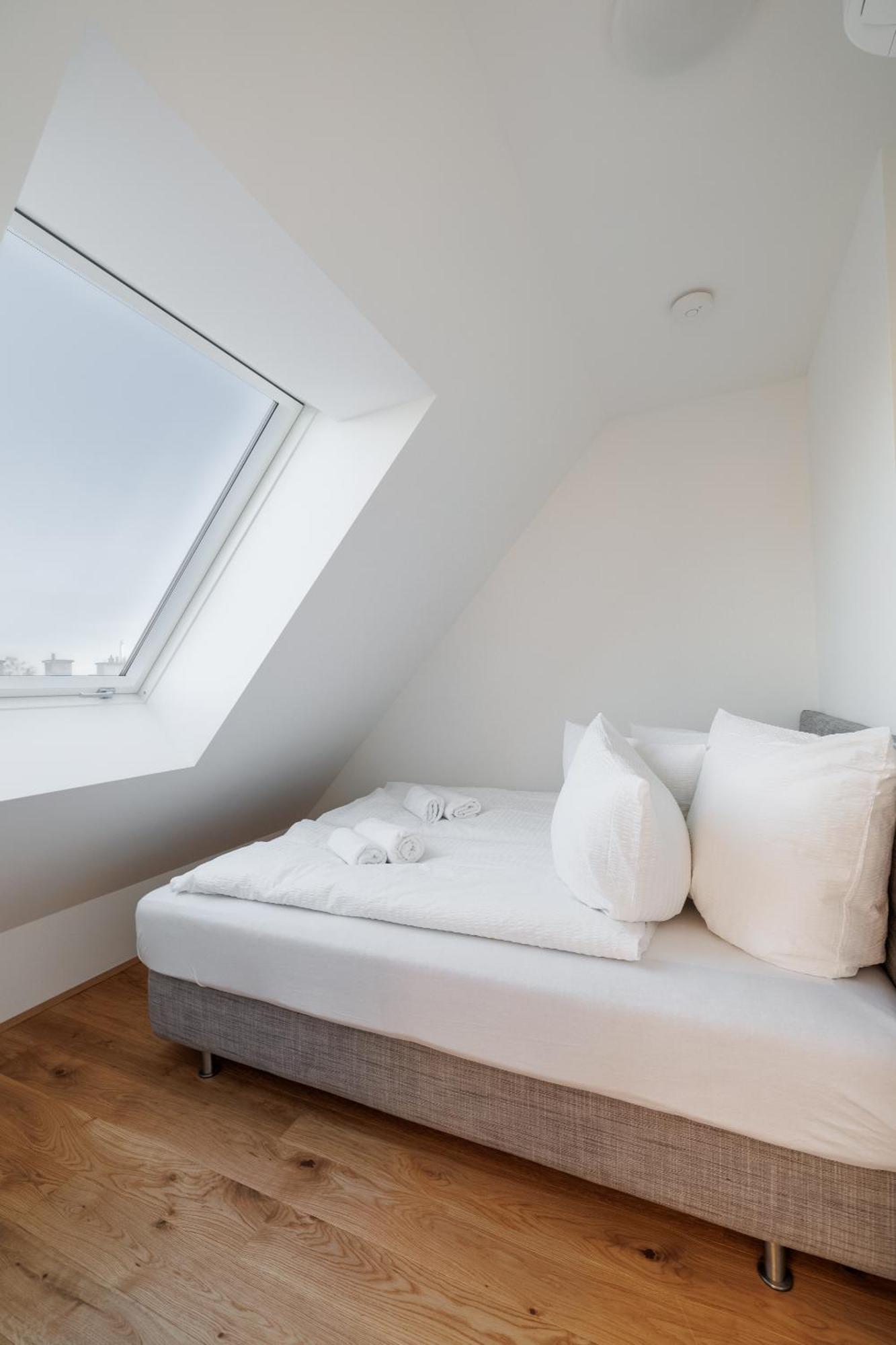 Symphony Apartments 41 - Modern Loft With Terrace And Grill In Central Location Відень Екстер'єр фото